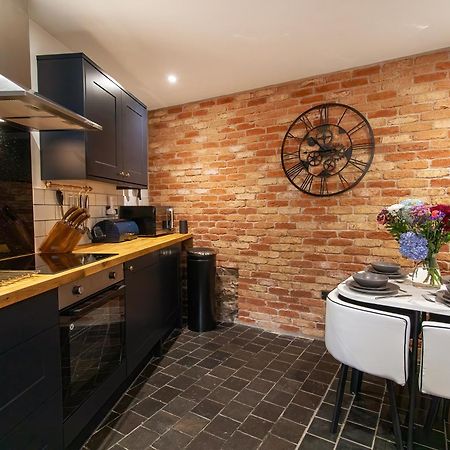 Stunning Ashbourne Town Centre Cottage Near Alton Towers Peak District Derbyshire Eksteriør billede
