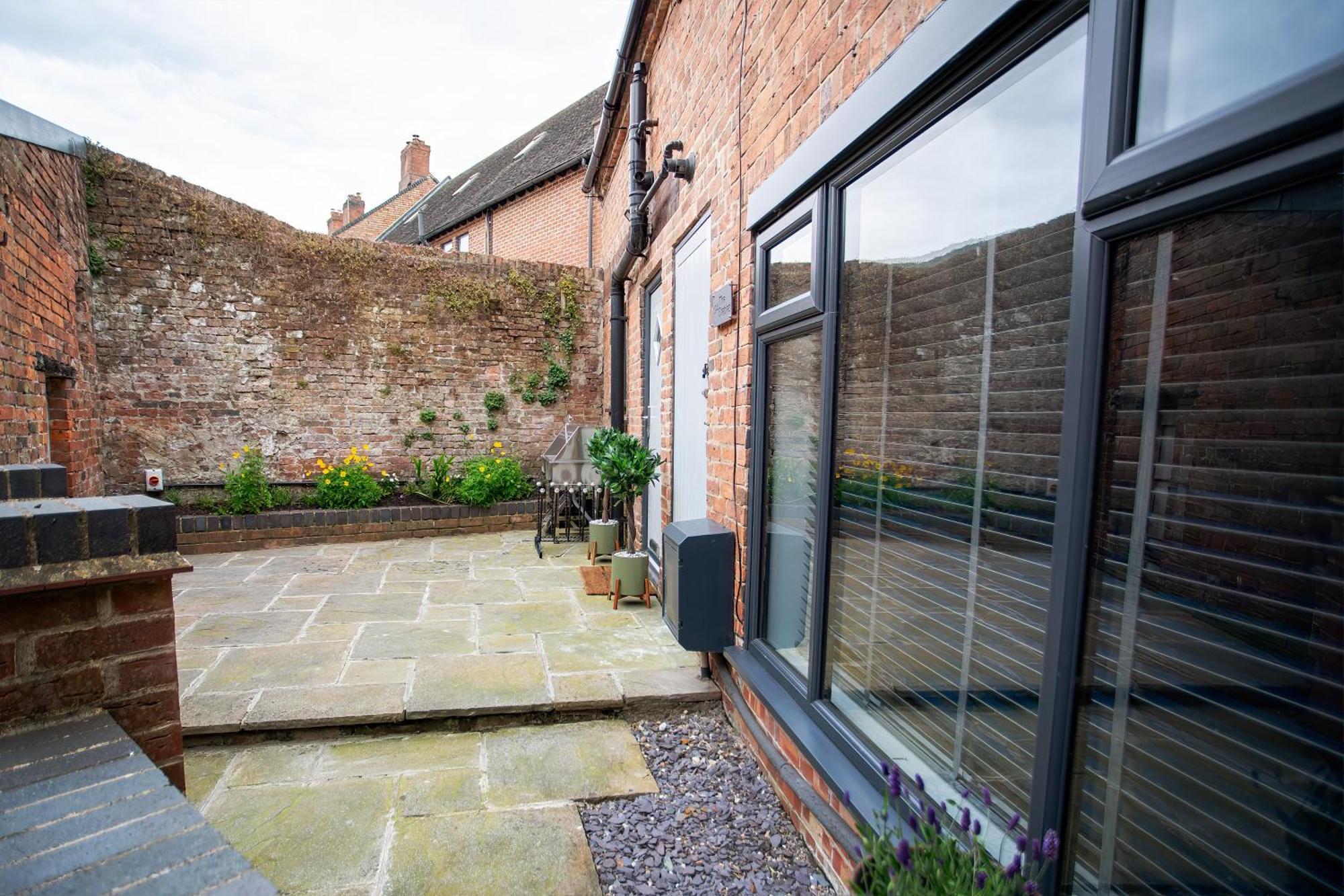Stunning Ashbourne Town Centre Cottage Near Alton Towers Peak District Derbyshire Eksteriør billede